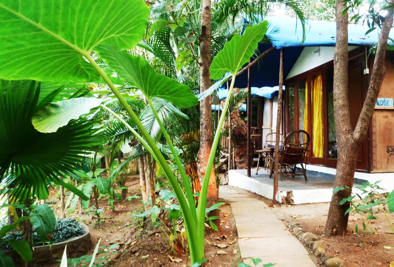 Secret Garden Resort Patnem Beach Exterior photo